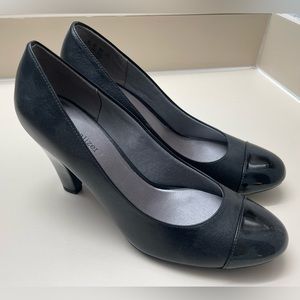 Naturalizer Butler-N Pumps, Women's Size 9-1/2 M, Black, used 1x.